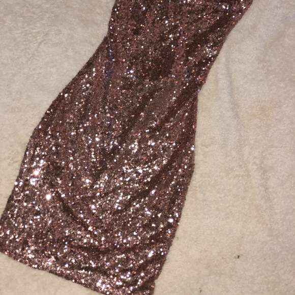 Gorgeous rose gold sparkly cocktail dress - Picture 3 of 8